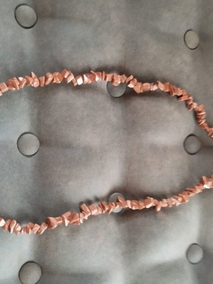 Chips necklace like new, brown goldstone