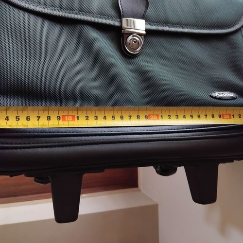 Τροχήλατη τσάντα laptop Azona σαν καινούργιο, πράσινη, ιδανική για ταξίδι