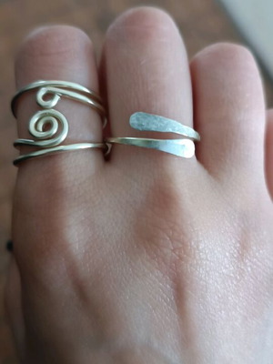 Set of 4 polymorphic rings new, light gold aluminum