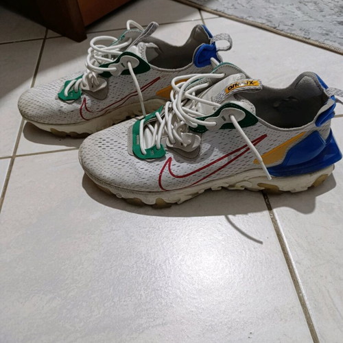 Nike men's athletic shoes used, size 46, white