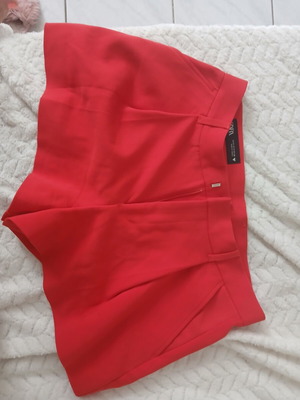 Zara shorts like new, size S 36 8, red, low landing