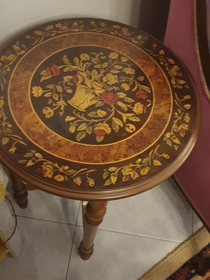 Τραπεζάκια αντίκα