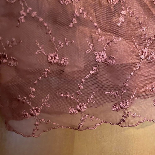 Dress with embroidered lace like new, size Small