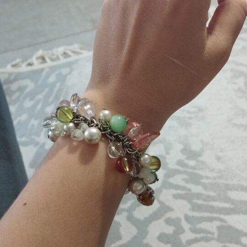Vintage-Style Cluster Bracelet with Pastel Beads and Pink Leaves like new