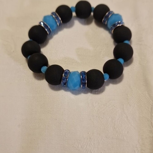 Bracelet with synthetic lava and crystals, like new, black