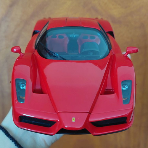 Ferrari Enzo BBR model 1:18 used with accessories