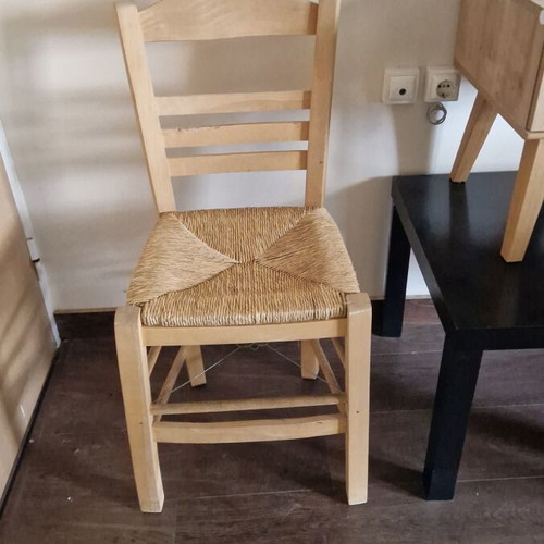 Tavern Chairs set of 4 like new, unpainted