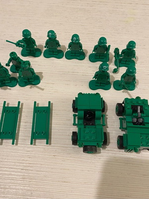 Lego Toy Story army and jeep used