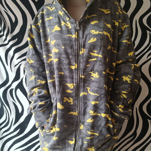 Calvin Klein camouflage sweatshirt like new without hood strings