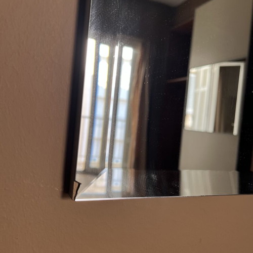 Mirror with corner damage