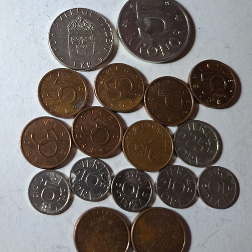 Lot of 17 Swedish coins