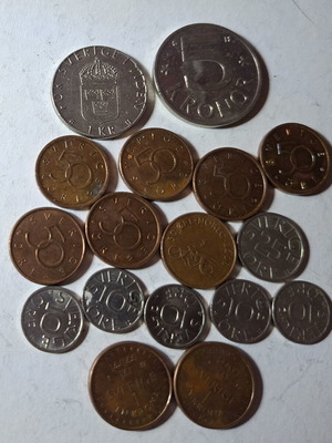 Lot of 17 Swedish coins