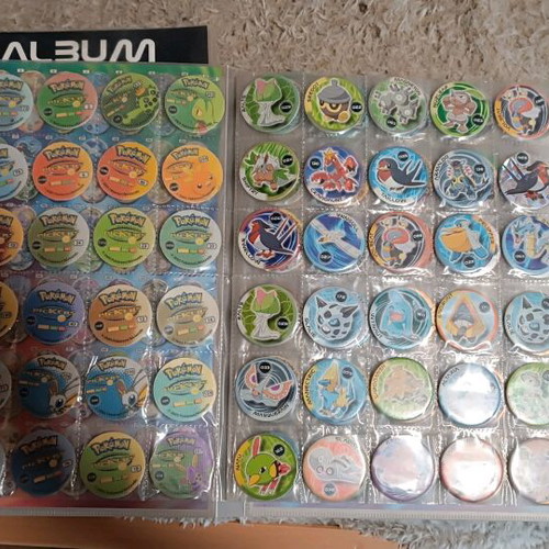 Pokémon Pickers album used with 210 pickers, 2 pieces