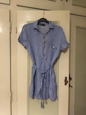 Benissimo mini shirt dress like new, white and blue