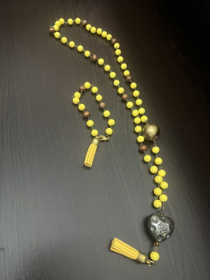 Handmade jewelry set in rosary style, yellow