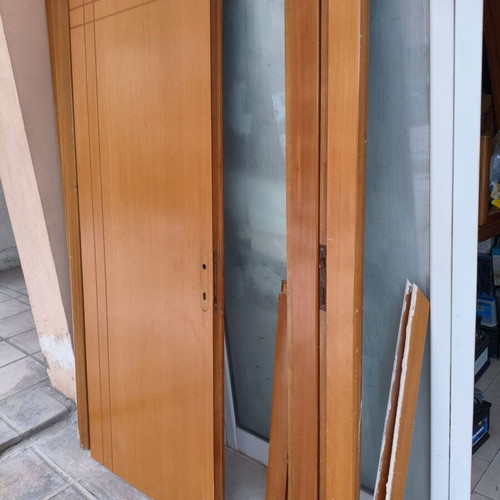 Left interior door used 209x89 with frame and hinges