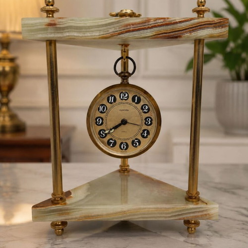 Vintage Europa analog table clock like new, onyx and brass