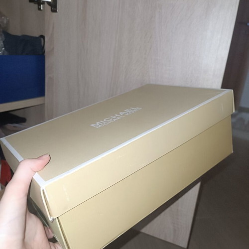 Michael Kors box like new