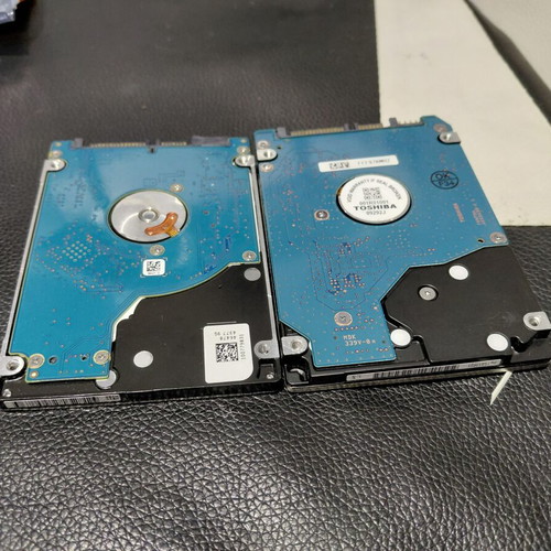 Hard drives 250 GB 2.5" pack of 2, like new