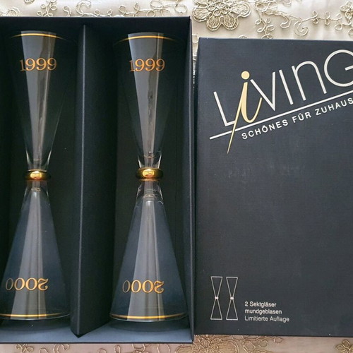 Limited edition collectible champagne glasses 1999–2000 set of 2, new