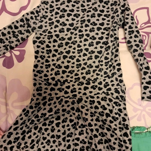 Pack of 4 used blouses and 2 dresses for 5-year-old girls