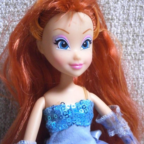 Winx Club Bloom Magical Adventure Princess doll used