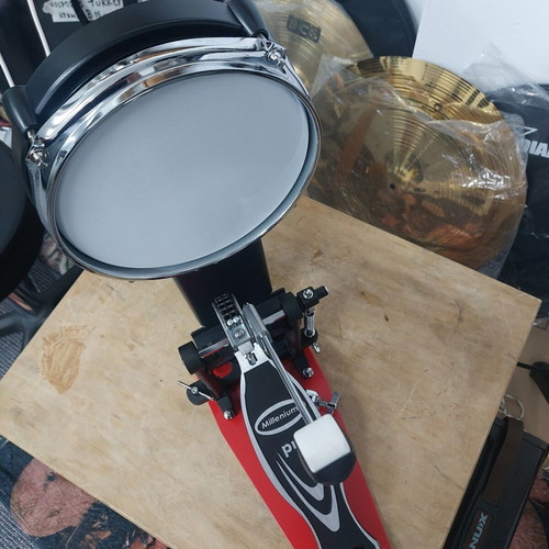 Millenium PD-122 Pro Bass Drum Pedal and MPS-850 Mesh Head Kick Pad with 16" Turkey Crash