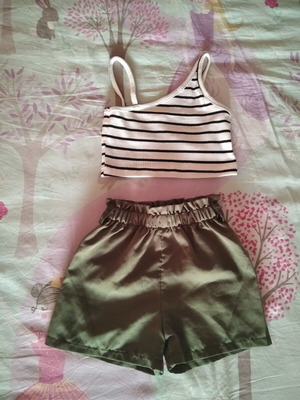 Children's set top with shorts like new, white and khaki, 3-4 years