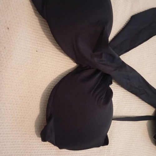 Calzedonia women's bikini top like new, black, size M