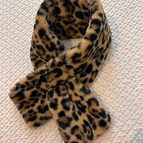 Fur leopard scarf new