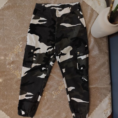 Military pants like new, size medium, multicolor