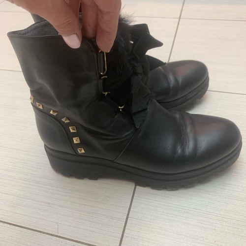 Pargiana ankle boots with studs and fur detail, size 37, like new