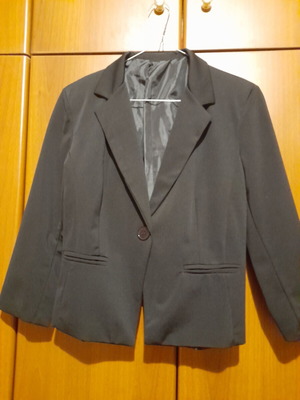Crop jacket black like new, size L