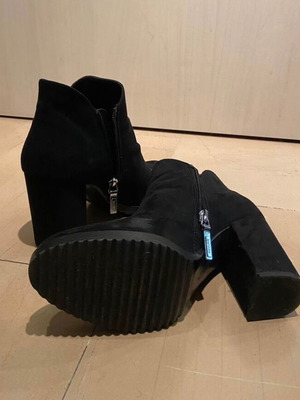 Bershka ankle boots black used, size 39