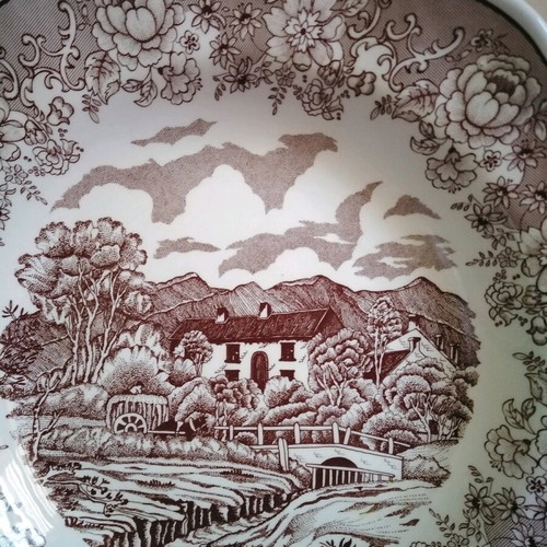 Antique set of 6 deep Italian plates like new, English style