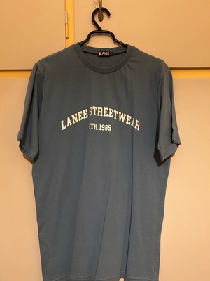Lanee T Shirt blue size M like new
