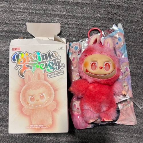 Labubu *LOVE* by Pop Mart new, fuchsia with box
