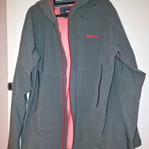 Patagonia waterproof jacket XL like new
