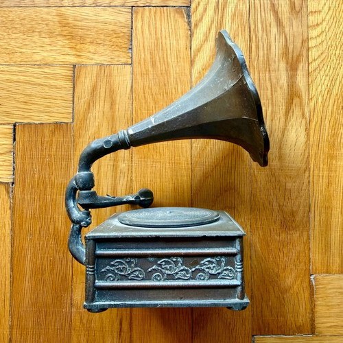 Vintage metal gramophone miniature used, bronze finish