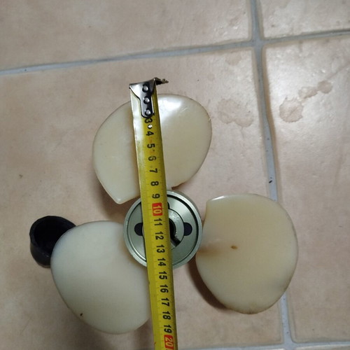 Adjustable 6.5 inch propeller like new