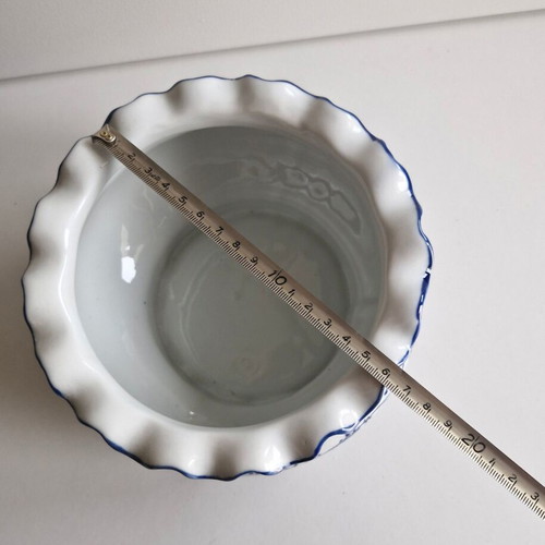 Porcelain vintage fruit bowl like new