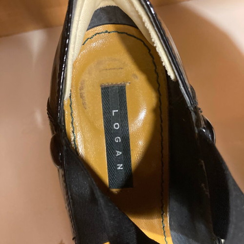 Logan shoes used, black pumps size 38, heel tips need replacement