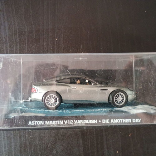 James Bond 007 Aston Martin V12 Vanquish collectible toy car