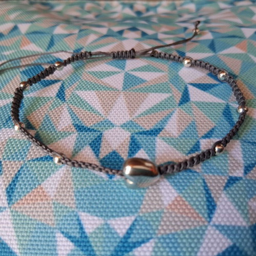 Macrame bracelet like new with decorative beads and heart
