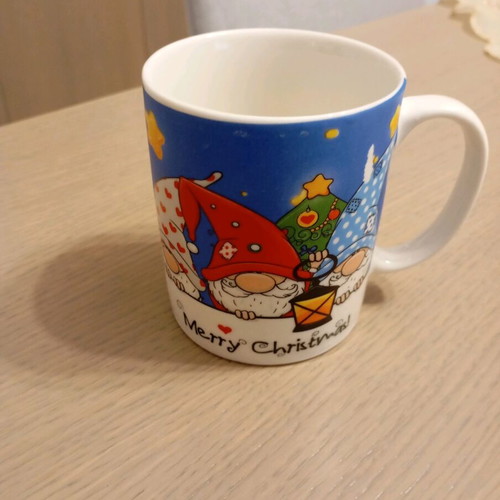Christmas mug medium size like new