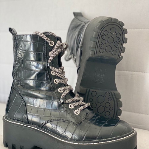 Zara boots in very good condition, size 38, black
