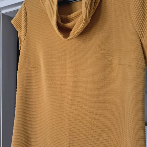 Mustard tunic blouse size L like new
