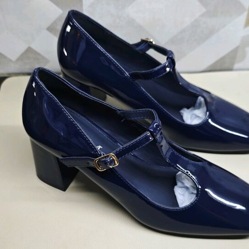 Mary Jane patent leather shoes new, low heel, size 38, dark blue