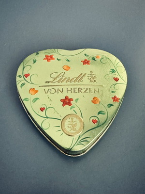 Lindt Von Herzen Limited Edition metal heart box used