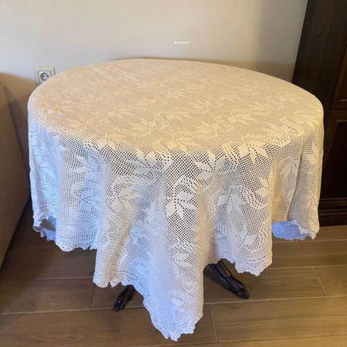 Handmade knitted tablecloth white like new